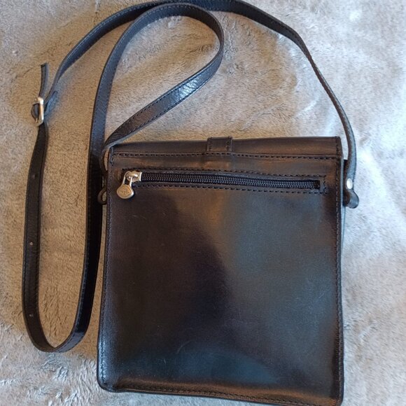 The Trend Black Crossbody - Picture 2 of 4